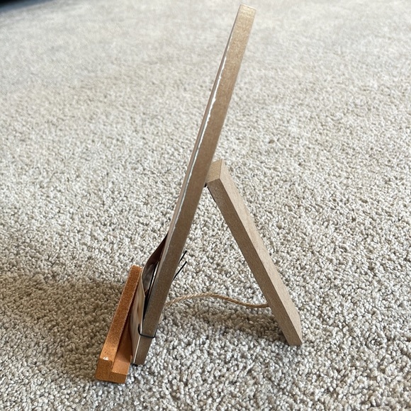 Phone stand - Picture 2 of 2